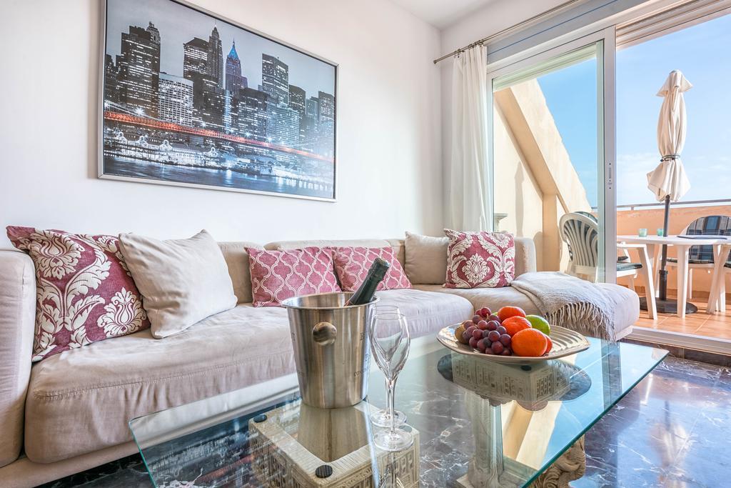 Carvajal Luxury Apartments - Free Parking Fuengirola Bagian luar foto