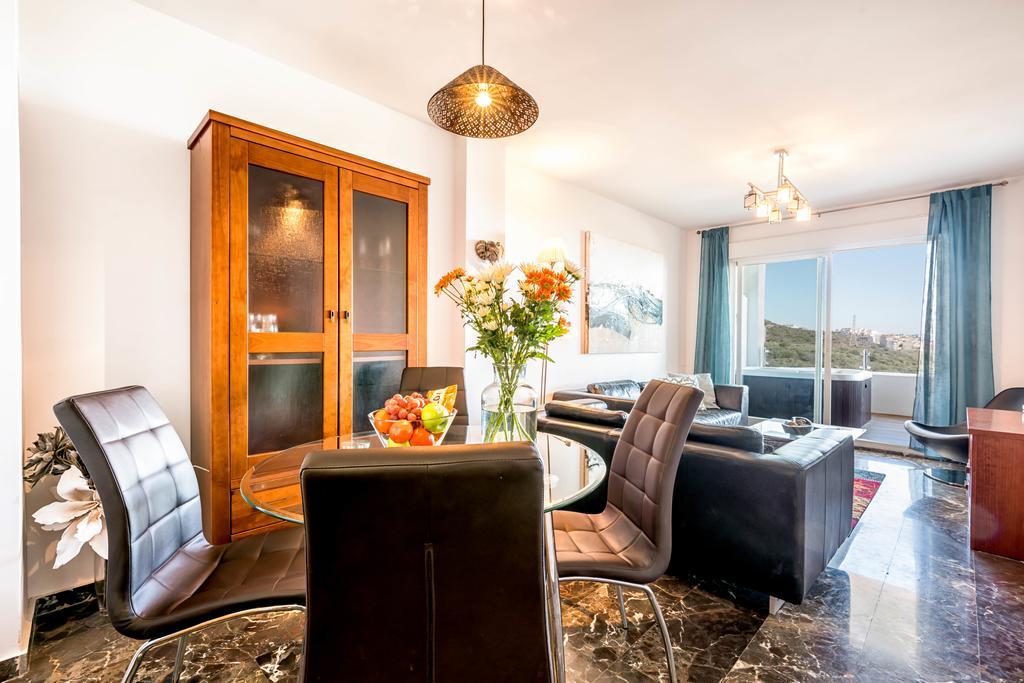 Carvajal Luxury Apartments - Free Parking Fuengirola Bagian luar foto