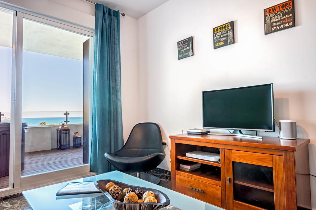 Carvajal Luxury Apartments - Free Parking Fuengirola Bagian luar foto